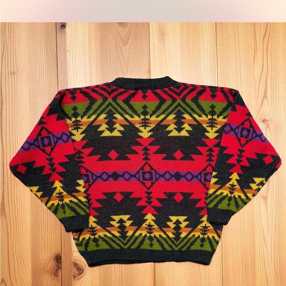 Vibrate Vintage Sweater with Southwest / Geometric Design